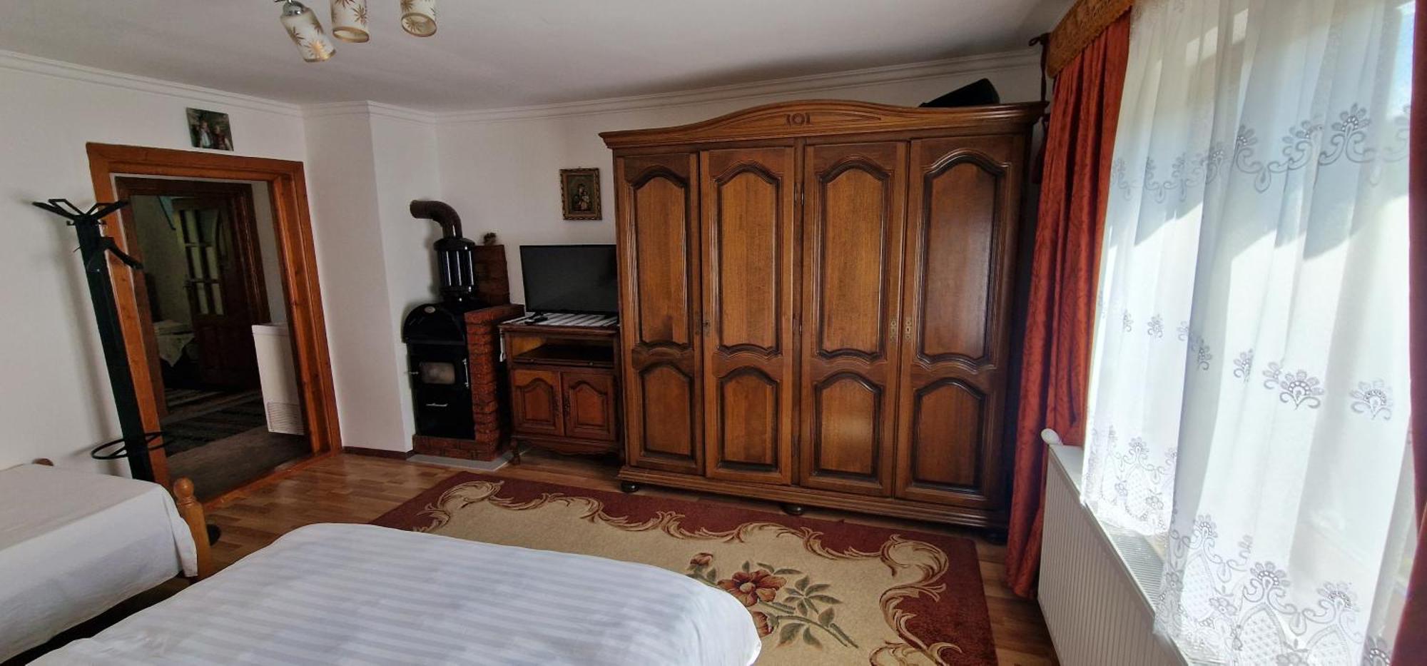 Hotel Casa Agroturistica Tarancuta Din Vatra Moldoviţei Extérieur photo